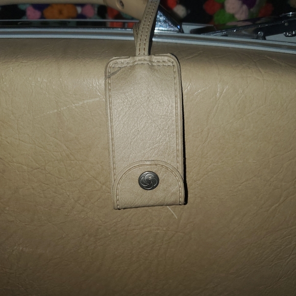 Vintage Samsonite Suitcase - Picture 2 of 3